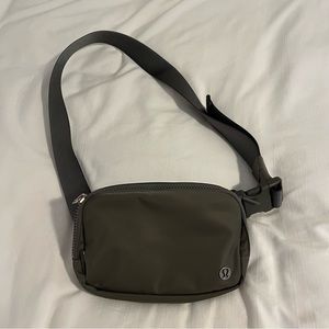 NWOT Lululemon belt bag
